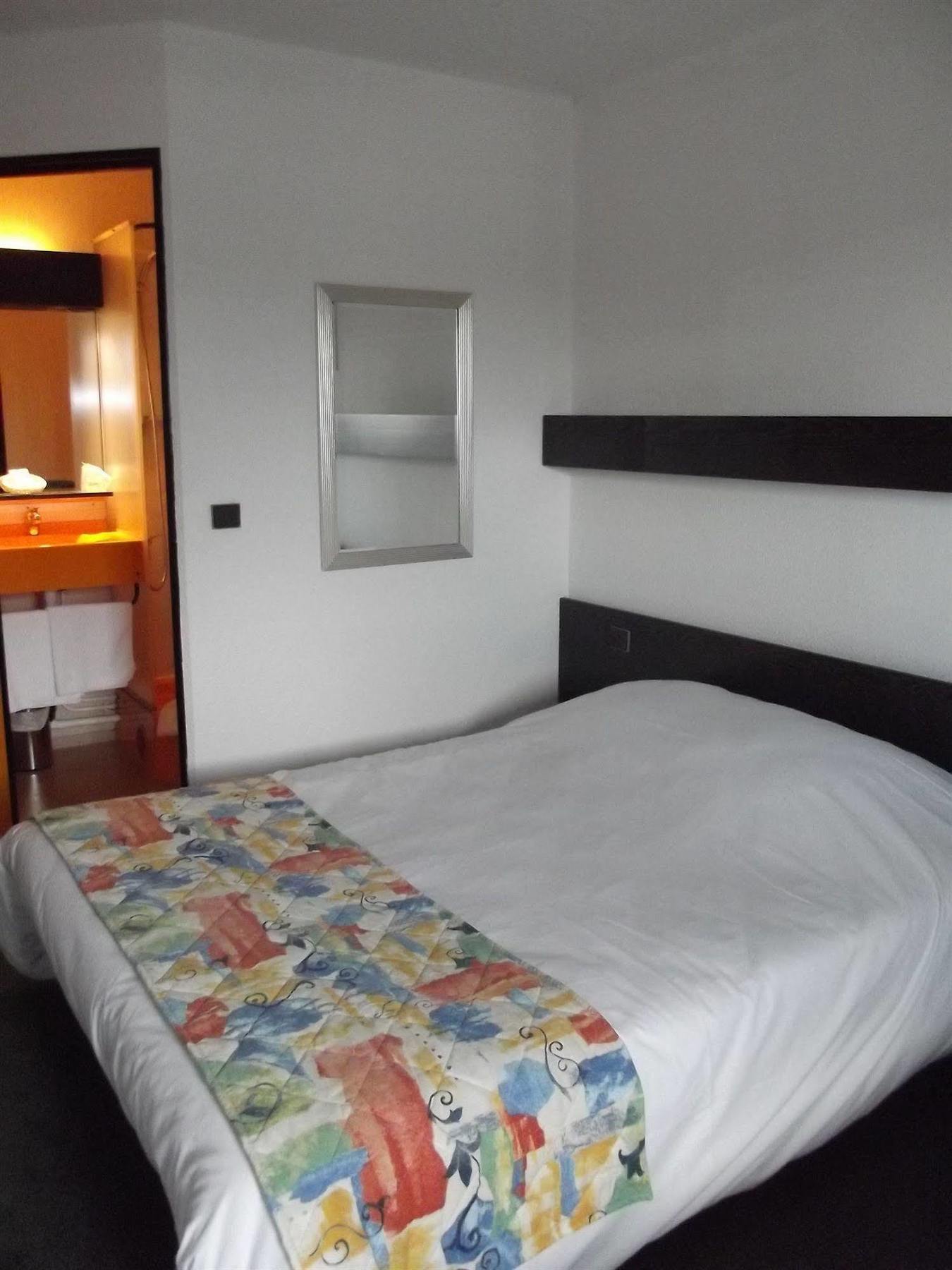 Kimotel Epone-Flins Luaran gambar